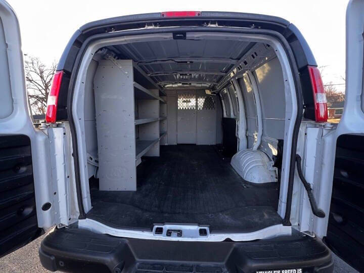 2022 Chevrolet Express 2500