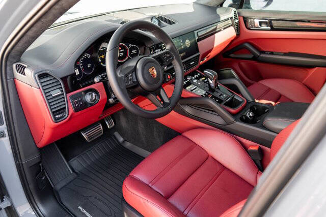 2023 Porsche Cayenne 8