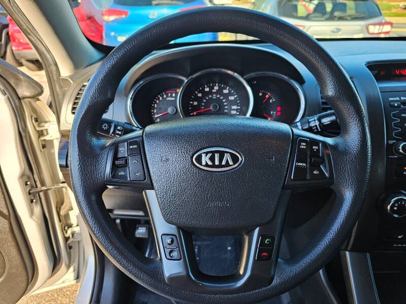 2011 Kia Sorento LX