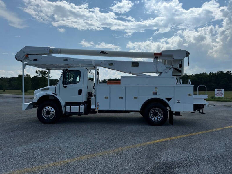 2013 Freightliner M2 106