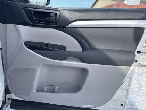 2015 Toyota Highlander LE