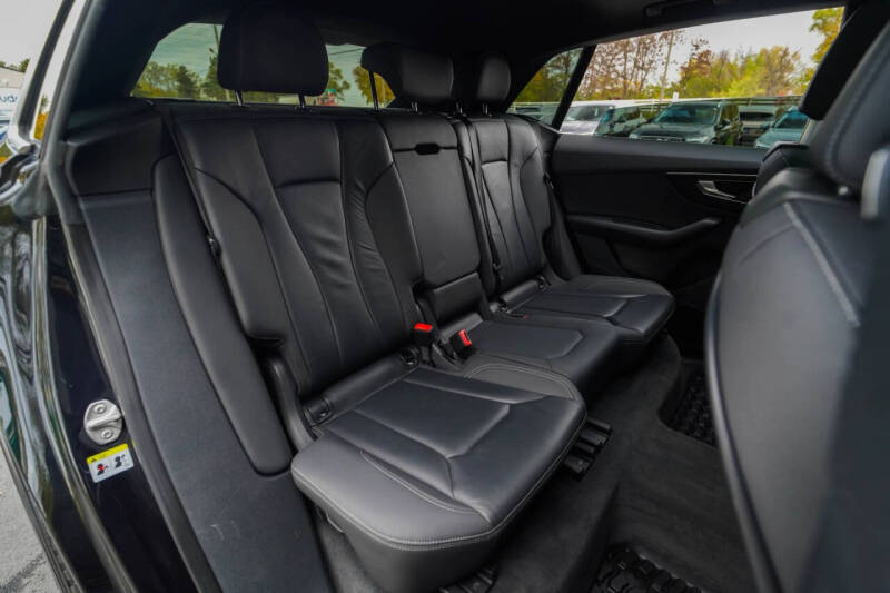 2019 Audi Q8 quattro Premium 55 TFSI