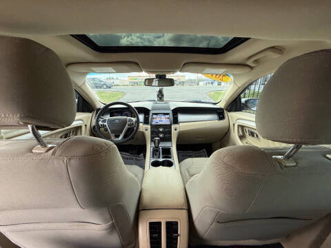 2018 Ford Taurus SEL