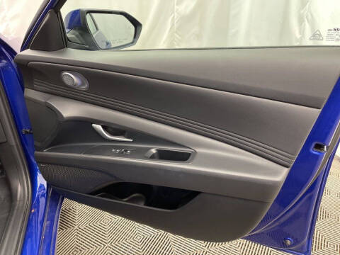 2025 Hyundai Elantra Hybrid Limited