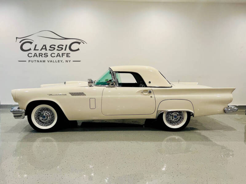 1957 Ford Thunderbird
