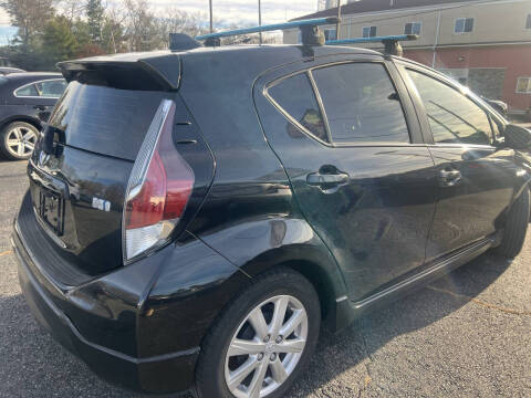 2017 Toyota Prius c Four