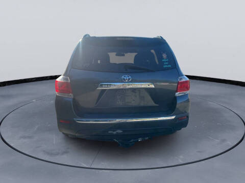 2012 Toyota Highlander SE