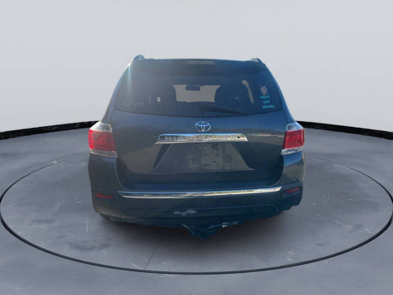 2012 Toyota Highlander SE