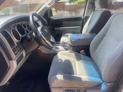 2016 Toyota Sequoia SR5