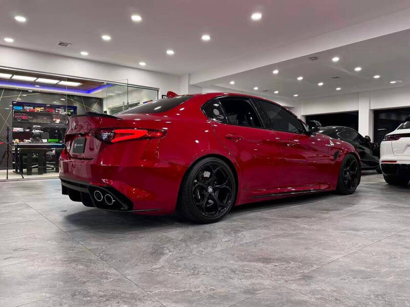 2017 Alfa Romeo Giulia Quadrifoglio
