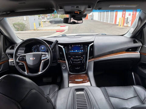 2018 Cadillac Escalade ESV Luxury