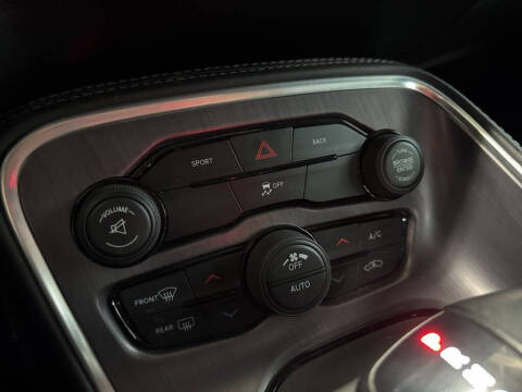 2015 Dodge Challenger SXT