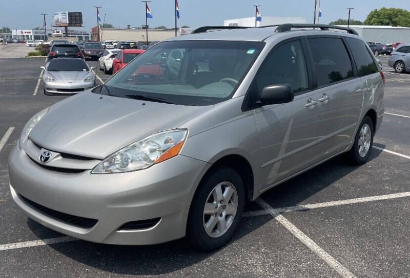 2006 Toyota Sienna for sale at Briggs Auto Sales in Wheelersburg OH