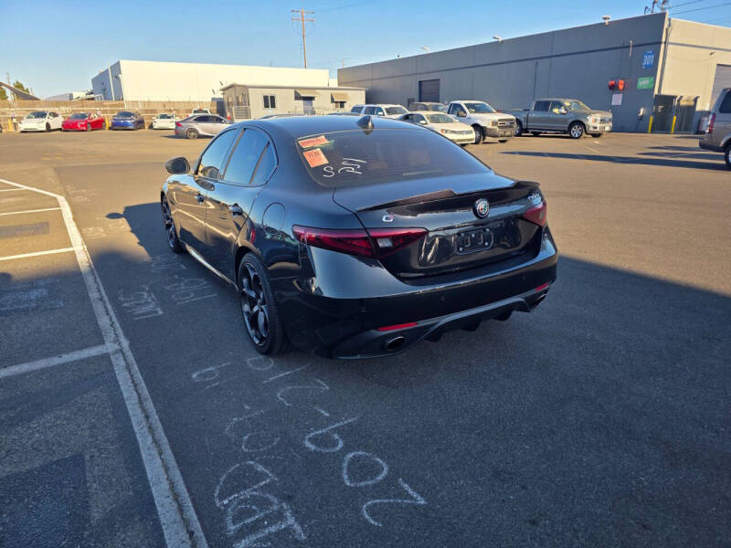 2017 Alfa Romeo Giulia Ti