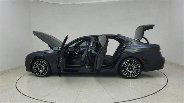 2024 BMW 7 Series 740i