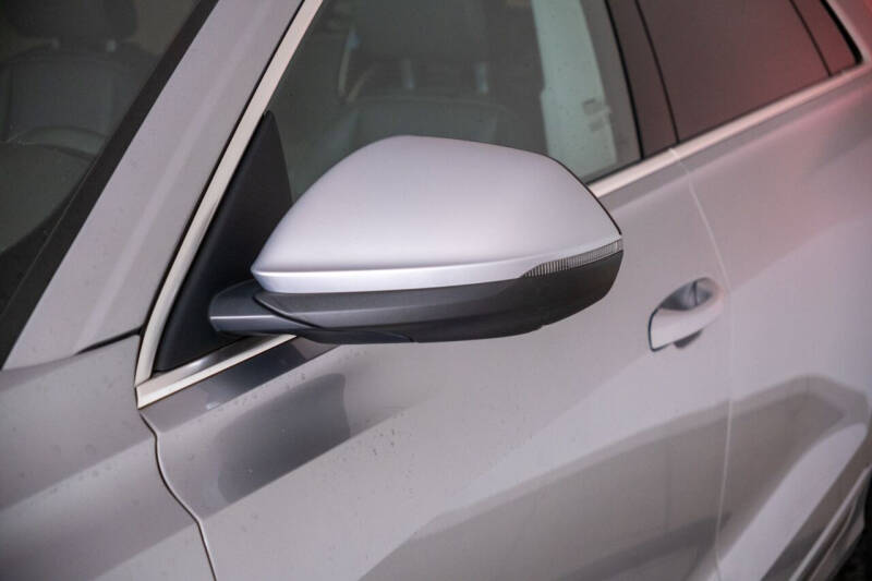 2020 Audi Q8 quattro Premium Plus 55 TFSI