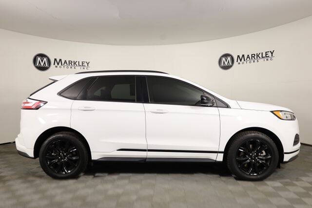 2022 Ford Edge SE
