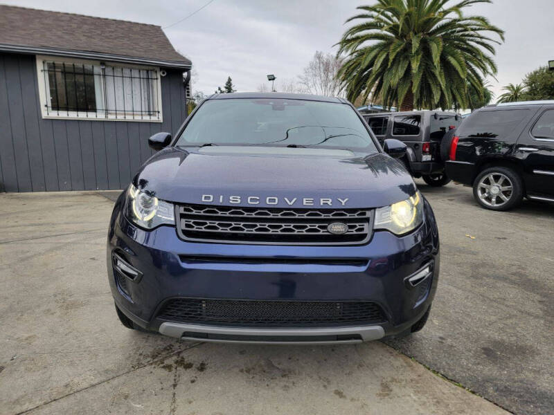 2017 Land Rover Discovery Sport SE photo 2