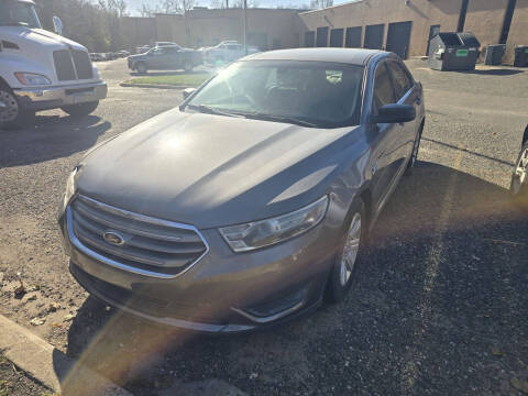 2014 Ford Taurus SE