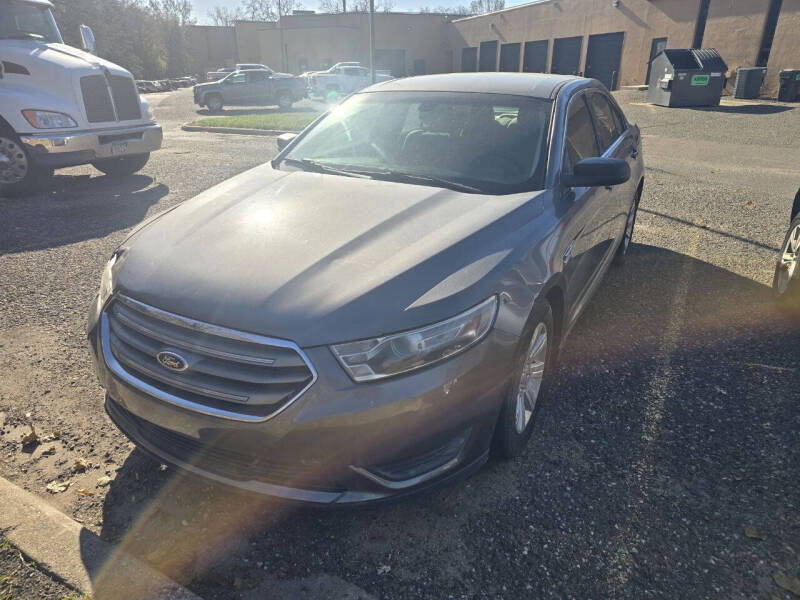 2014 Ford Taurus SE