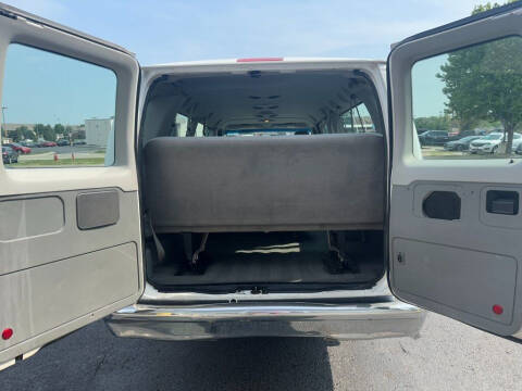 2010 Ford E-Series E-350 SD XLT