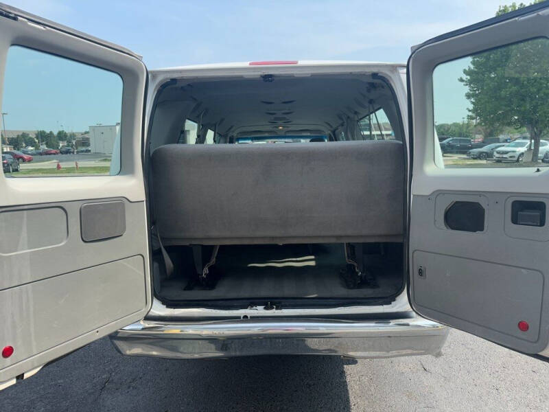 2010 Ford E-Series E-350 SD XLT