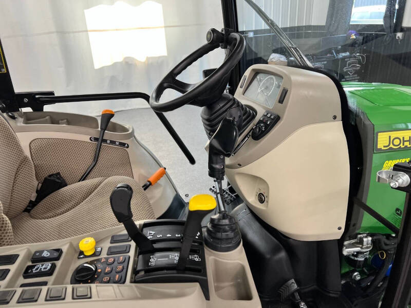 2019 John Deere 3039R