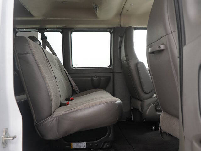 2025 Chevrolet Express LT 3500