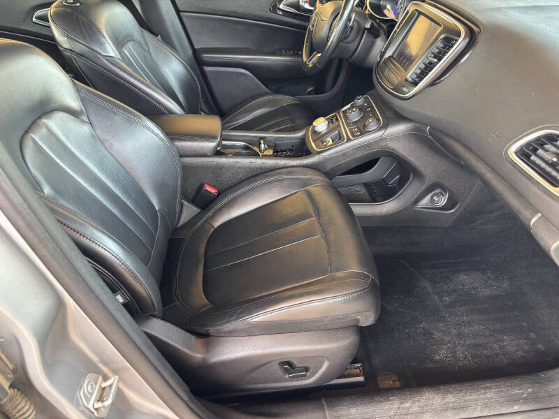 2016 Chrysler 200 C Platinum