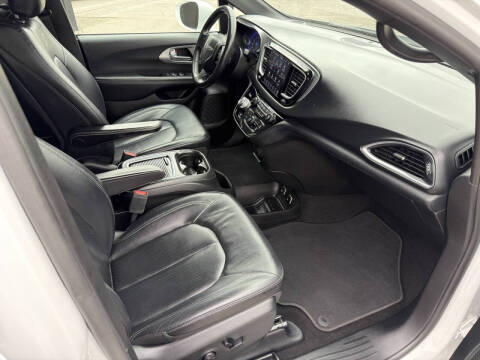 2019 Chrysler Pacifica Touring L Plus