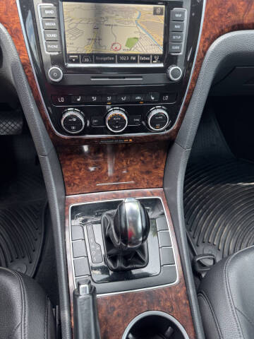 2013 Volkswagen Passat SEL PZEV