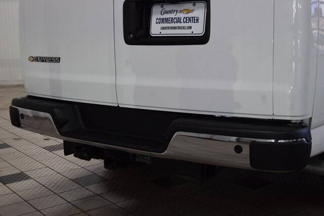 2025 Chevrolet Express 2500