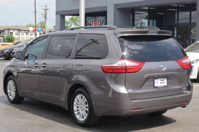 2017 Toyota Sienna