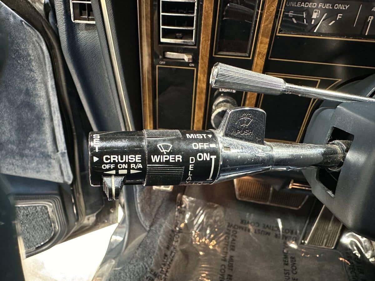 1985 Buick Riviera 16