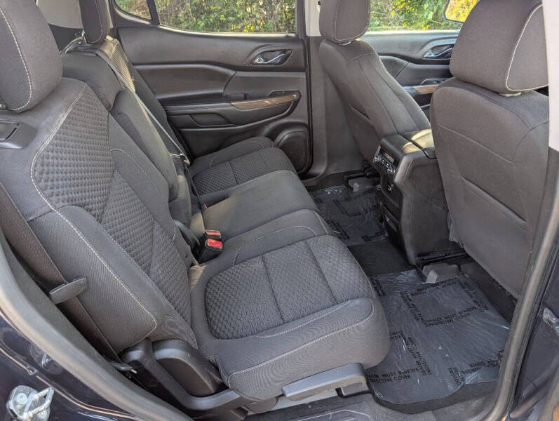 2017 GMC Acadia SLE-2