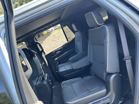 2025 GMC Yukon Elevation