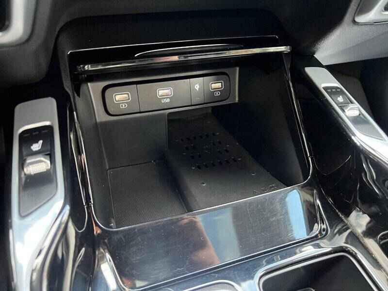 2022 Kia Sorento Plug-In Hybrid SX