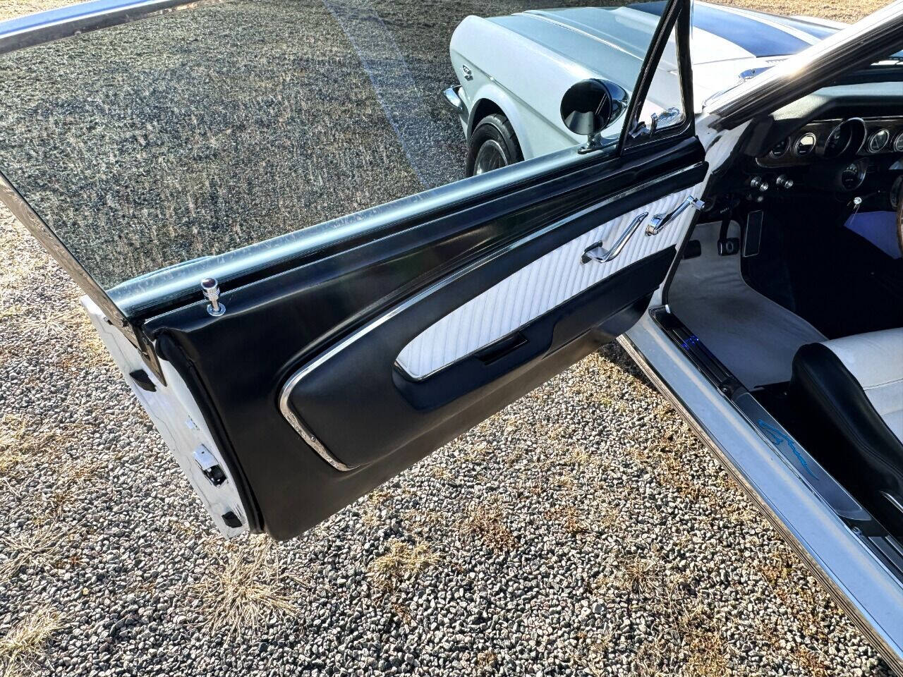 1965 Ford Mustang 53