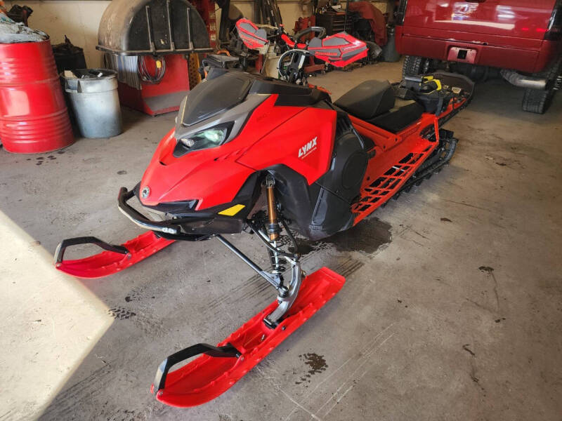 2023 Lynx Shredder DS