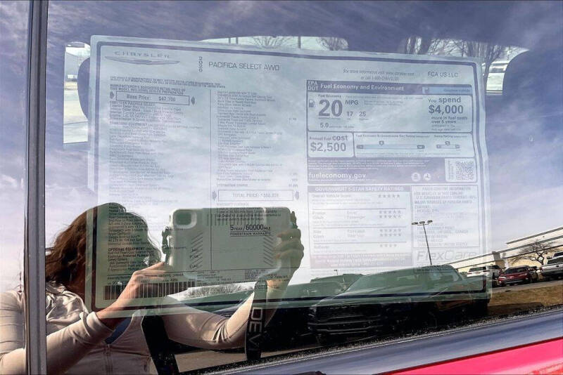 2026 Chrysler Pacifica Select