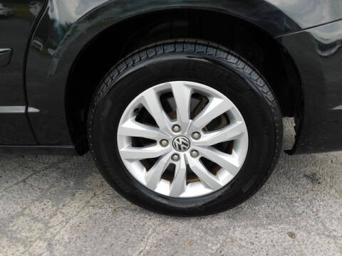 2012 Volkswagen Routan