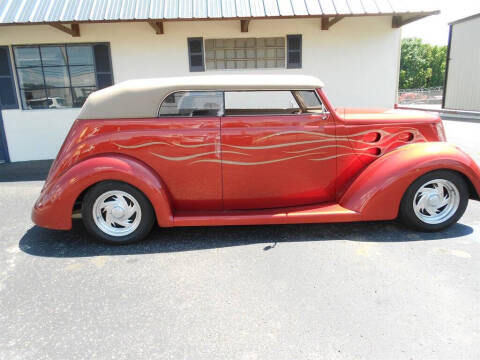 1937 Ford Custom Deluxe