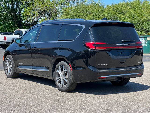 2025 Chrysler Pacifica Pinnacle