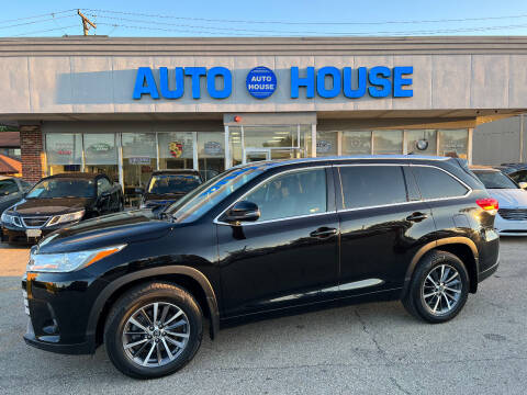 2018 Toyota Highlander for sale at Auto House Motors in Downers Grove IL