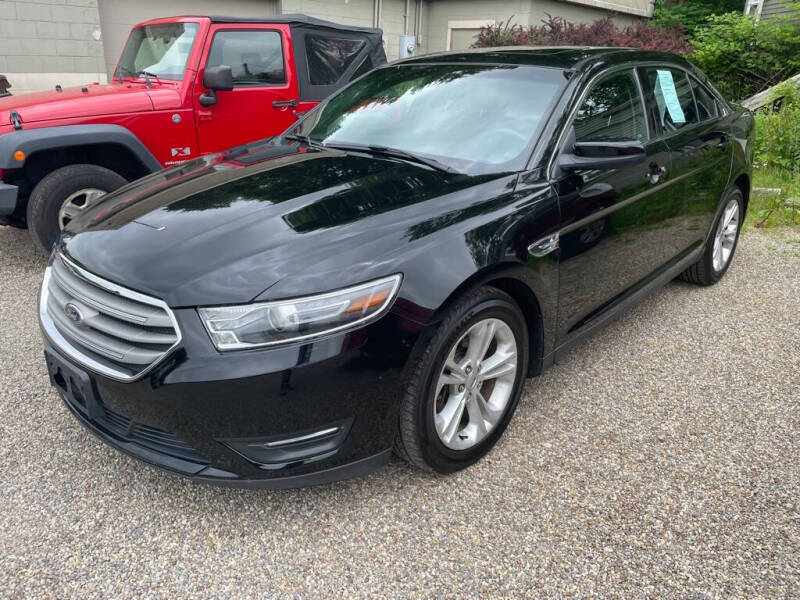 2016 Ford Taurus SEL's photo