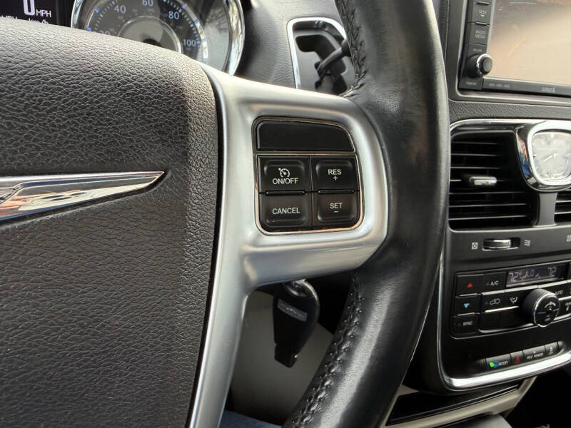 2013 Chrysler Town and Country Touring