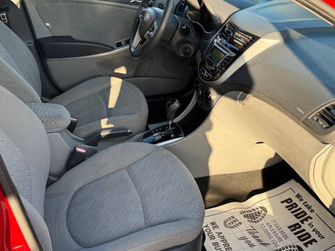 2012 Hyundai Accent GLS