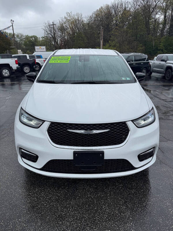 2025 Chrysler Pacifica Select