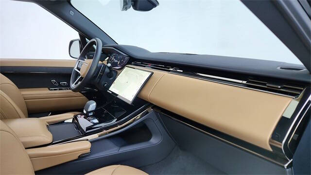 2024 Land Rover Range Rover Sport P360 SE