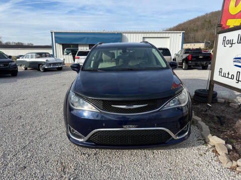 2017 Chrysler Pacifica Touring-L Plus